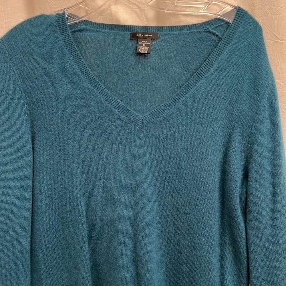 Cashmere v-neck sweater